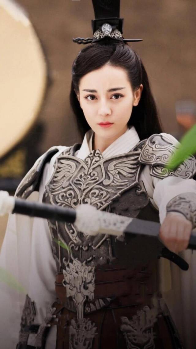 女明星穿铠甲_古装剧女将军_女明星穿盔甲
